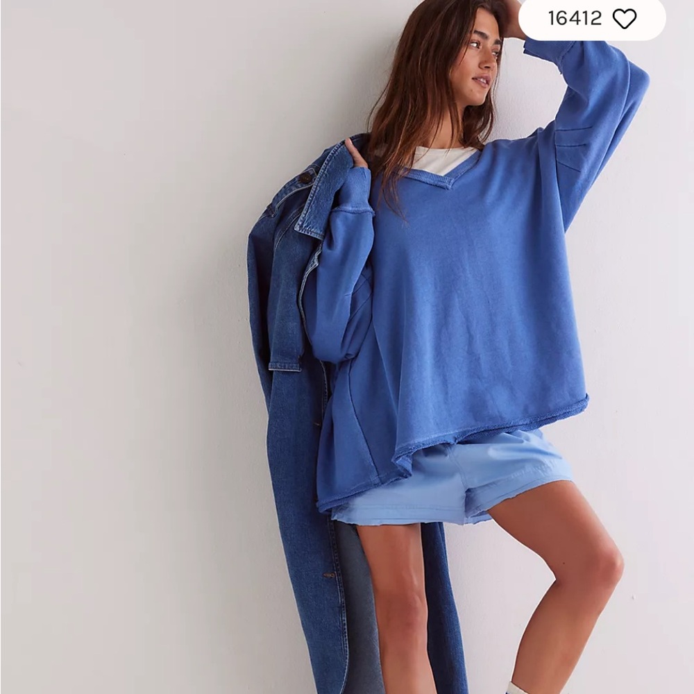 We The Free Venice Blue V-Neck Sweatshirt - Relaxed Fit - NWOT - size medium